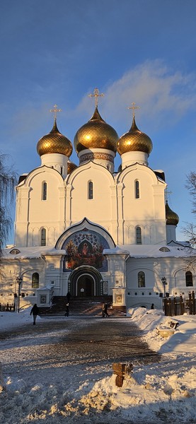 Экскурсионную программу проводил Руслан, очень профессиональный гид, отлично знающий свой город Ярославль, замечательный рассказчик с глубоким