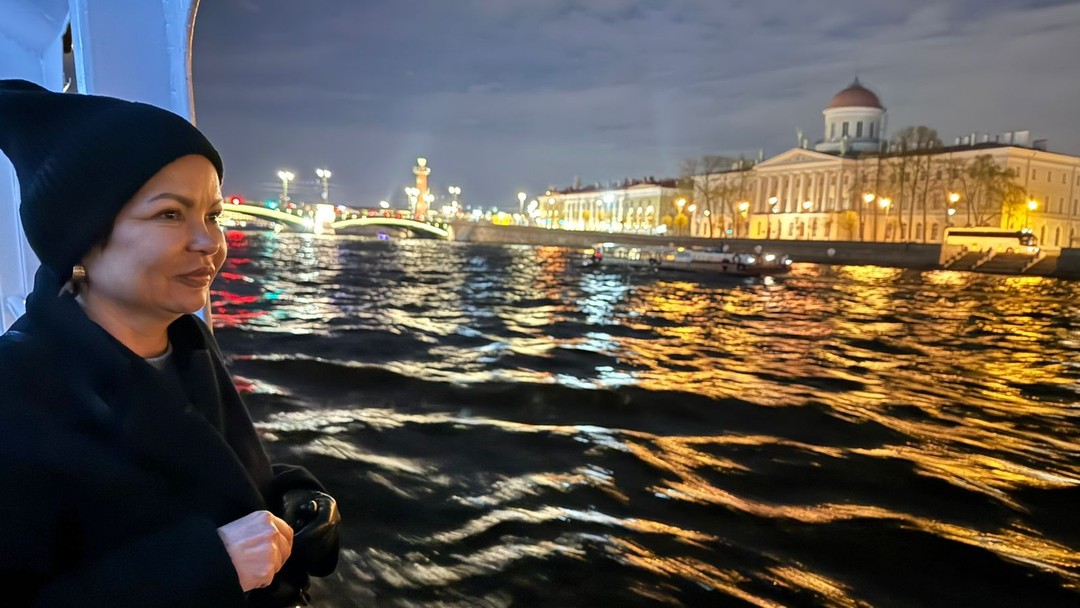 Ночная теплоходная прогулка на разведение мостов с живой музыкой (Ольга)