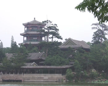 Императорский дворец Бишушаньчжуан, Восемь внешних храмов