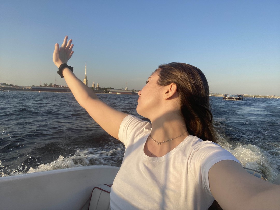 Большое спасибо Андрею за чудесную морскую прогулку на катере! Катались на закате, виды были непередаваемые, с