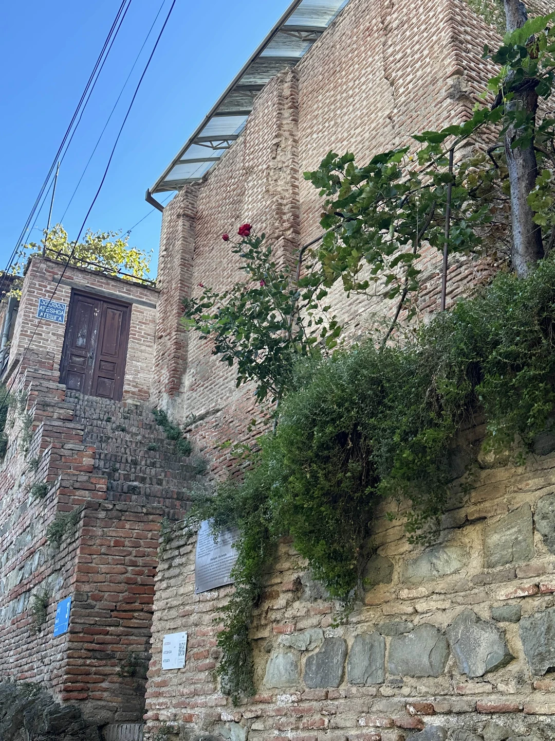 Фотопрогулка по скрытым уголкам Тбилиси (Эльмира)