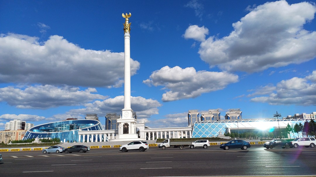 Отличная, комфортная экскурсия на автомобиле. Экскурсия была чуть больше двух часов, но довольно содержательной. Мы многое