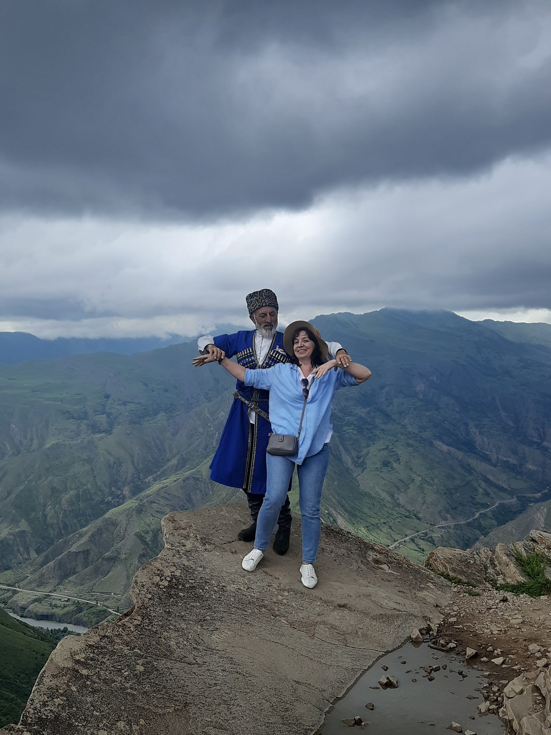 Скажу одно…. это настолько потрясающе. Сам тур, локации, организация, все настолько организованно. Шикарное питание. Особая благодарность