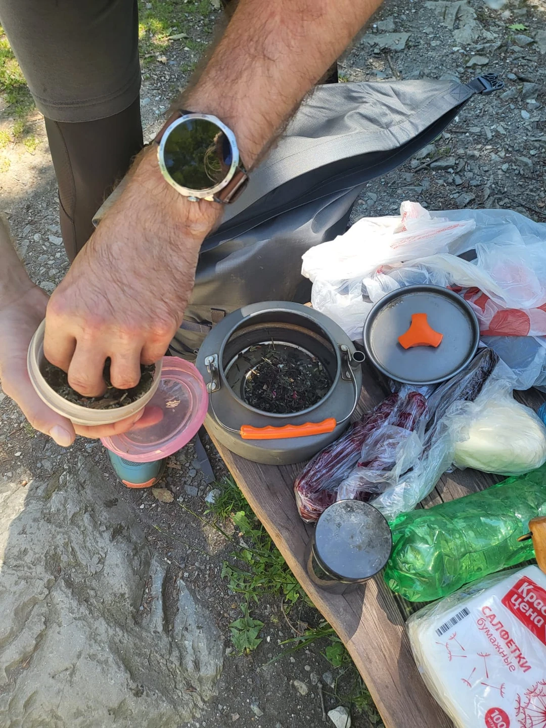 Это была замечательная экскурссия! Мы были крайне поражены подготовке Романа, снабжению, четкости действий. Мы шли необычной