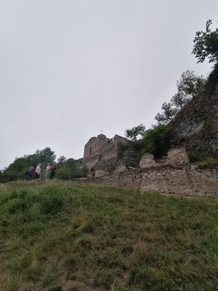 Очень понравилось! Рекомендую ехать в Домбай не в 100% ясную погоду, а когда переменная облачность - появляющиеся из-за облаков горы это красота!