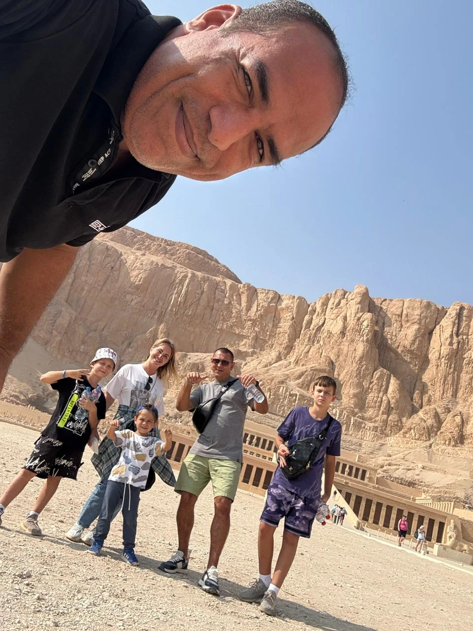 Мы сегодня были на индивидуальной экскурсии с семье в Луксор. Безумно все понравилось, с такой организации