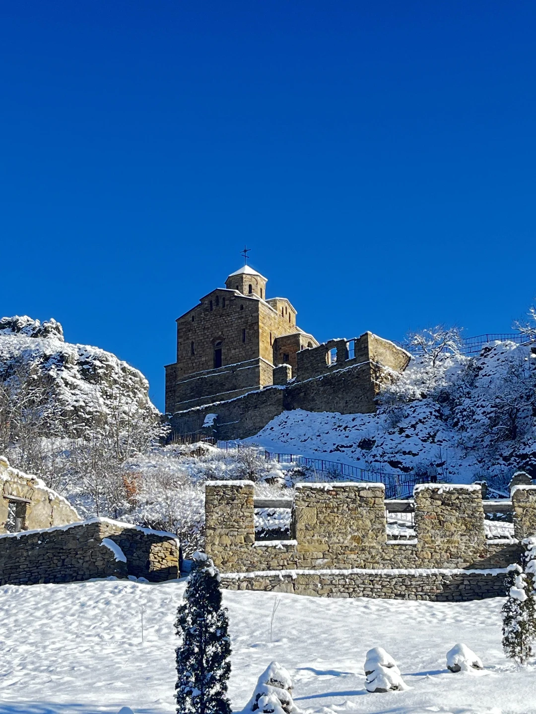 Поездка была 2 января. Все очень понравилось!! Отдельное спасибо нашему водителю Денису за веселую поездку и