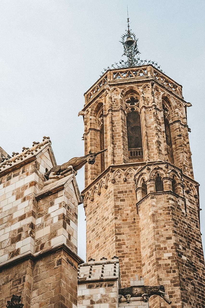 О чём молчат улицы Готического квартала (8/11)