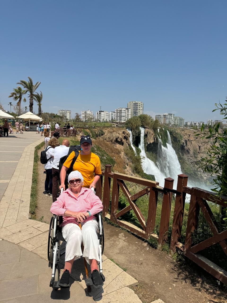 2 мая брали индивидуальную экскурсию на 2 человека. Я и моя мама, маме 83 года, основное