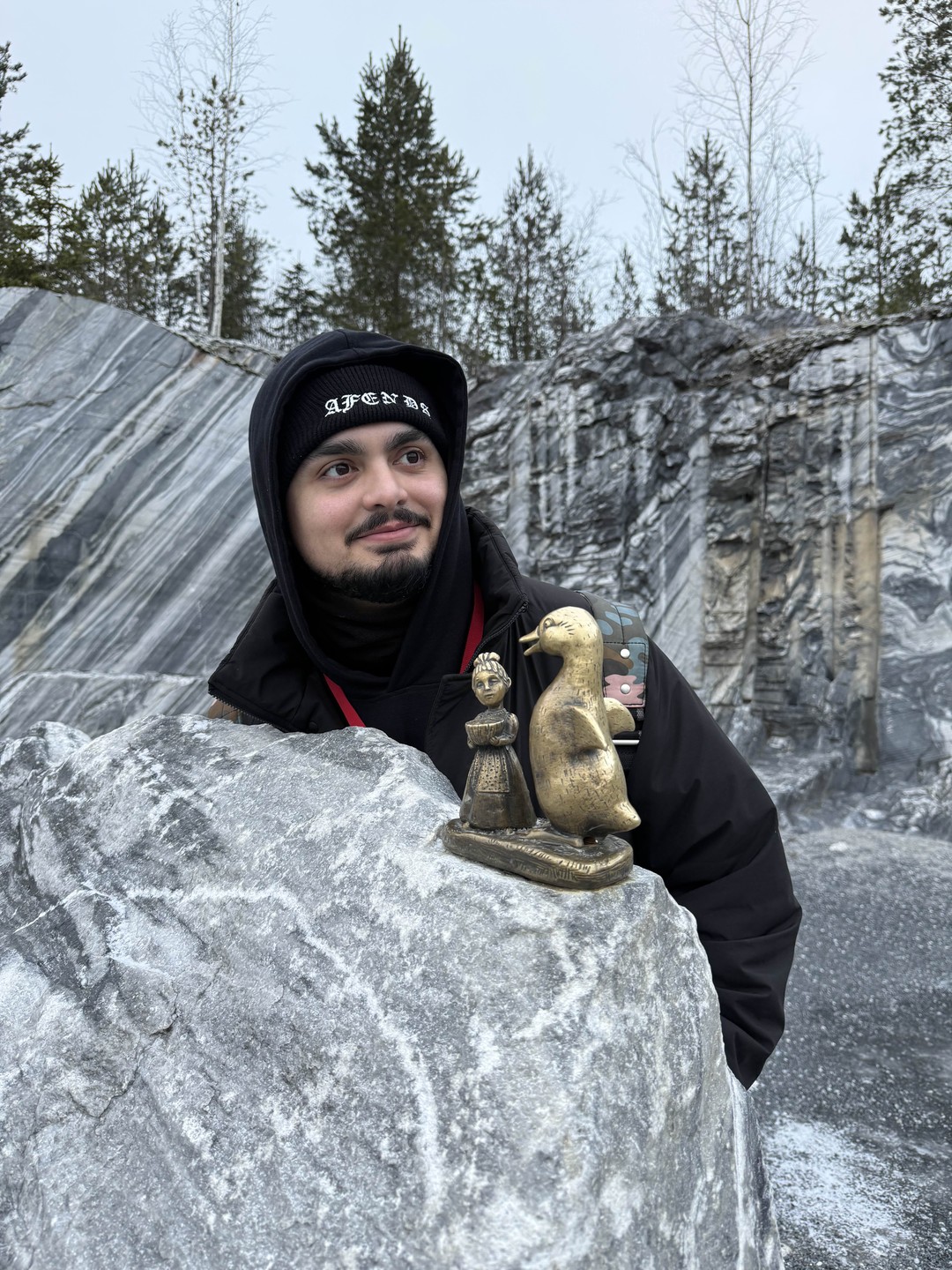Нам с мужем очень понравилось! Наш гид Марина, интересно всё рассказывала и умело работала с публикой