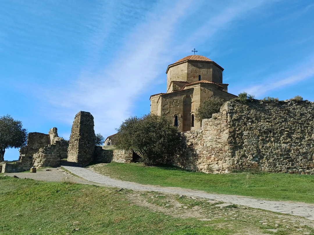 Ездили на экскурсию небольшой группой с гидом Ревазом