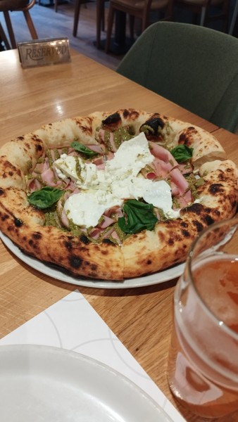 Экскурсию для нас проводила Ольга. И нам повезло. Давно не были на такой душевной, содержательной и