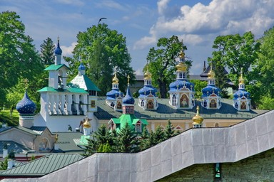 Фото достопримечательности: Псково-Печерский монастырь