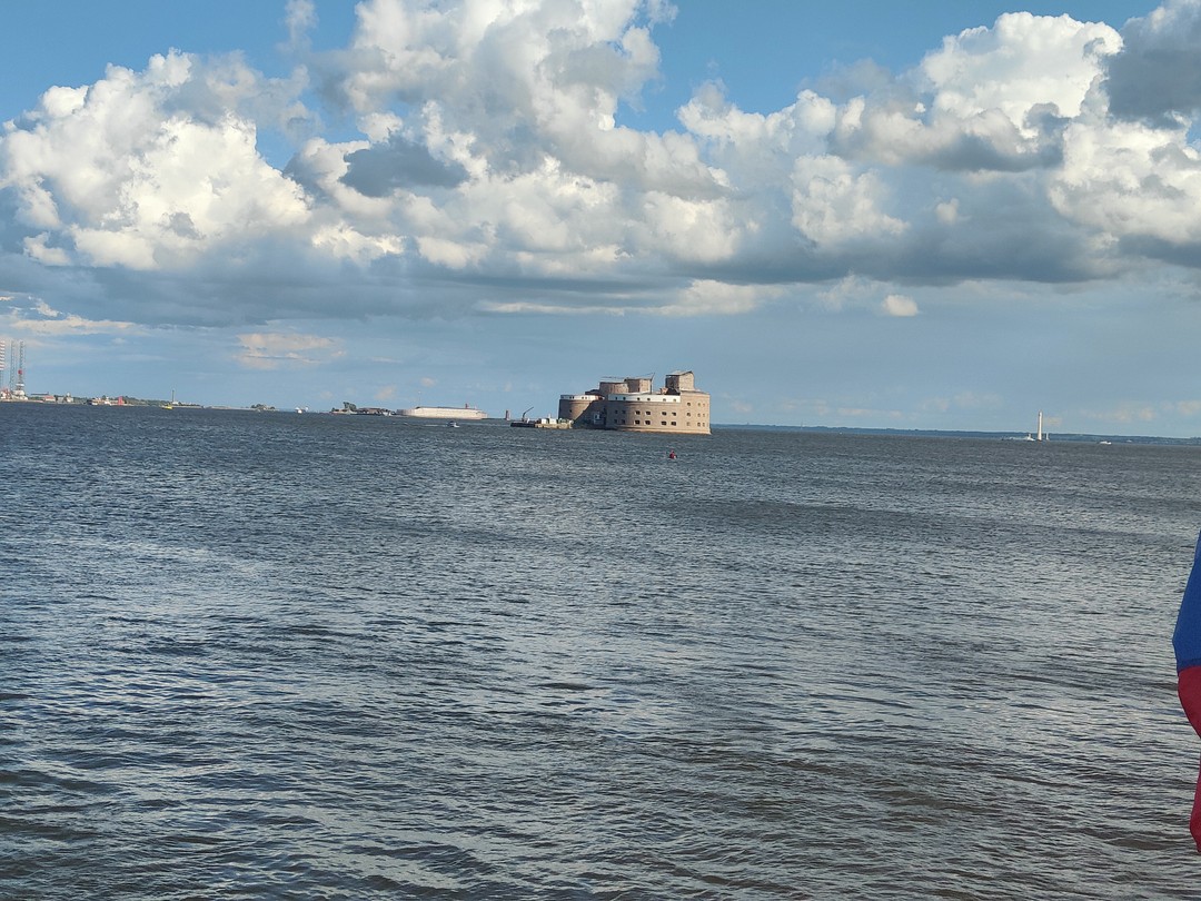 Морской Кронштадт: автобусная и теплоходная экскурсия (Алиса)