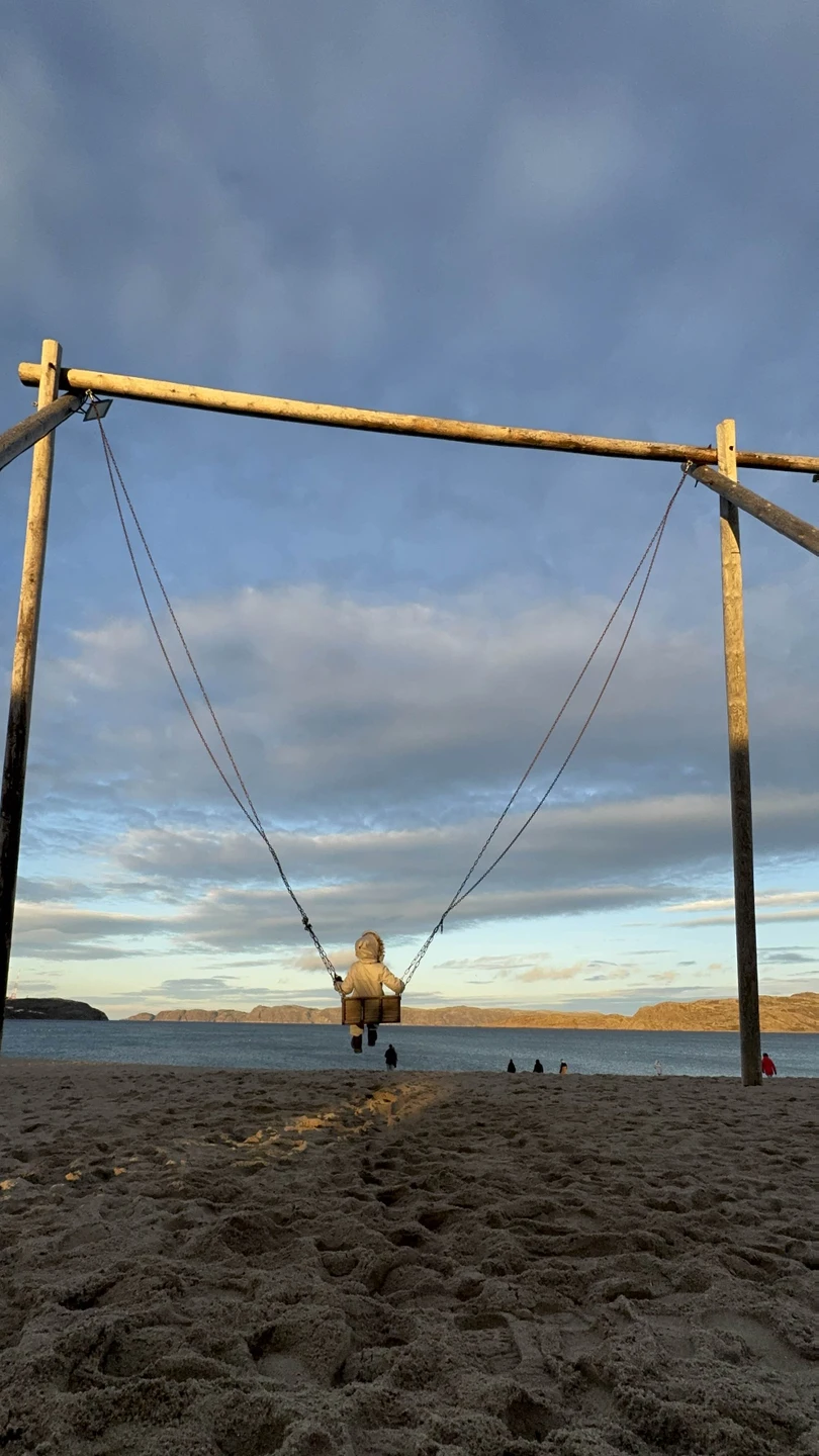 Игорь - замечательный гид. Согрел приятной беседой, горячим чаем с пирожками и печеньками. Все просьбы и