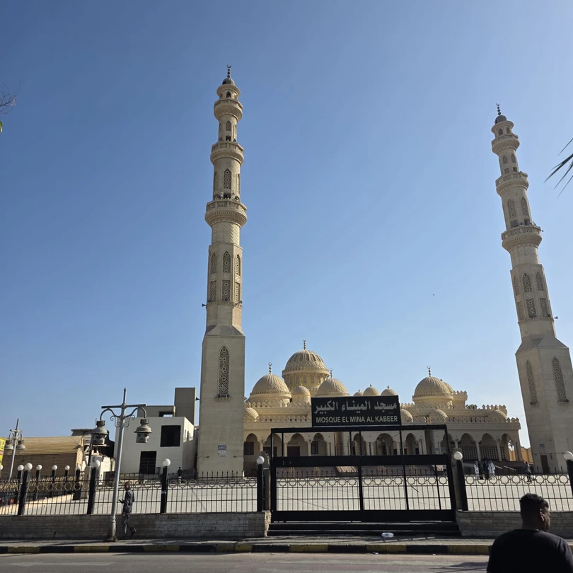 Отличная поездка, с отдельным инструктором, быстро собрались, и оперативно все показали, обучили, и погрузили в прекрасную