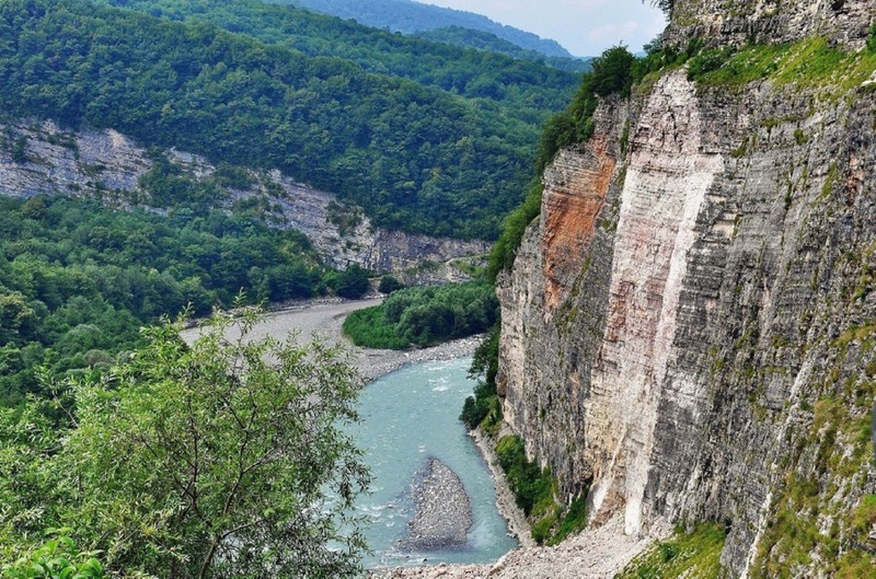 Джипинг и треккинг в Абхазии индивидуально: Кодорское ущелье и Клухорский перевал