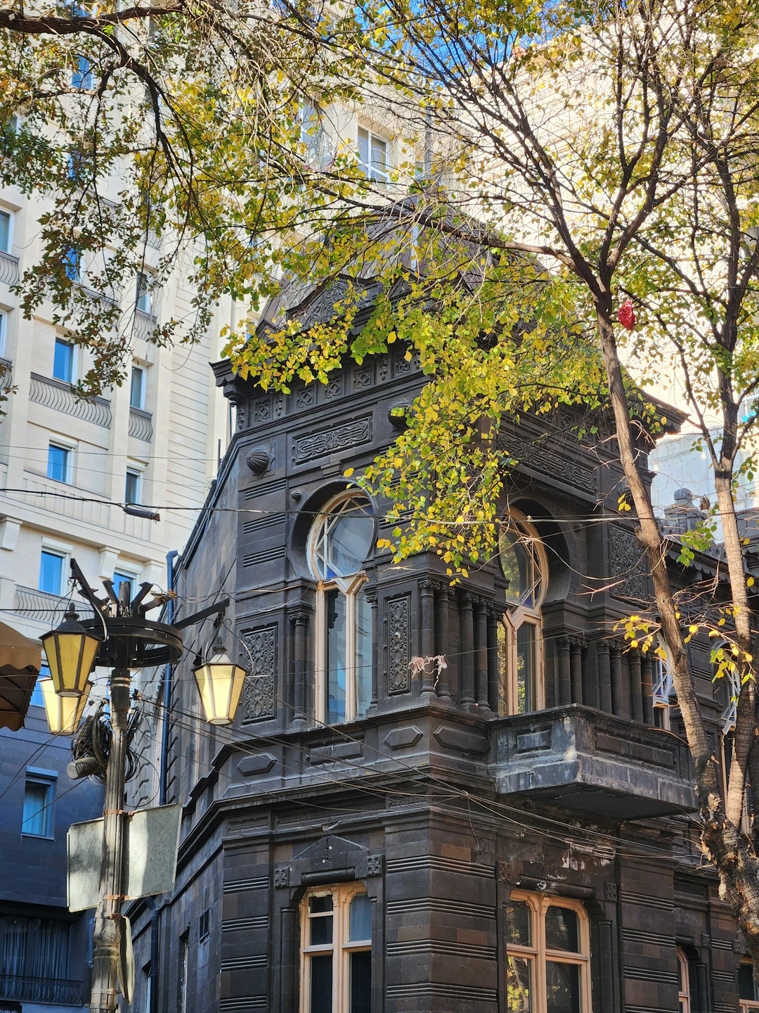 Прекрасная прогулка по Еревану! Анна с любовью и особым трепетом рассказывала и показывала особенности города. У