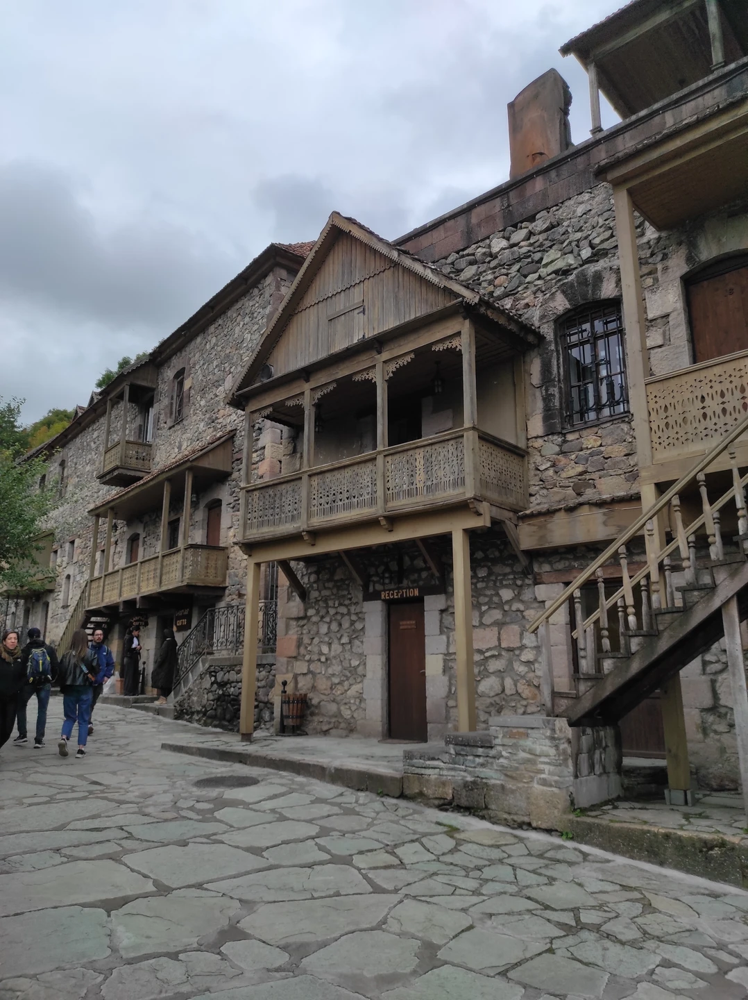 Отличная, насыщенная экскурсия! Севан - великолепен! Старинные монастыри - величественны и впечатляющи!