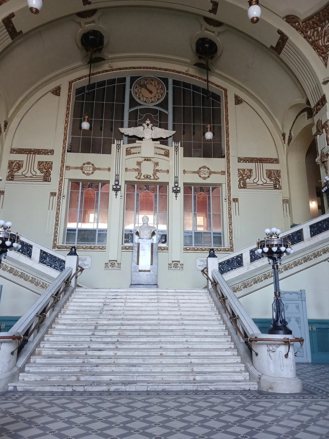 Очень увлекательно, познавательно и великолепно. Вера во всех аспектах осветила тему. От экскурсии остались очень приятные