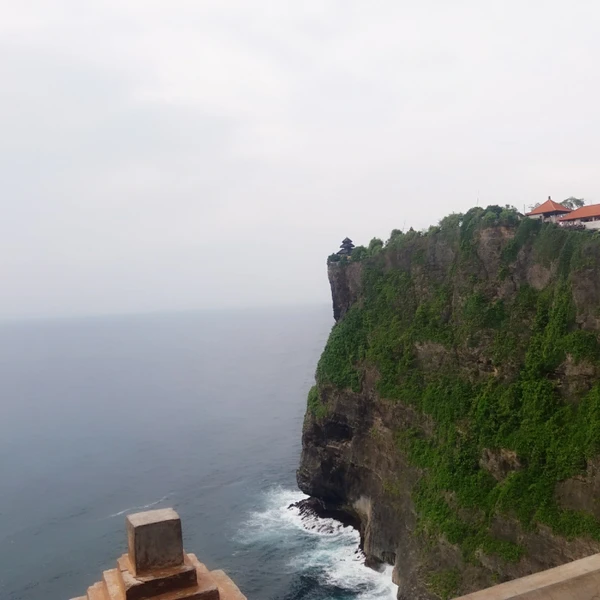 Храм Улувату и пляж Паданг-Паданг - красоты Южного Бали