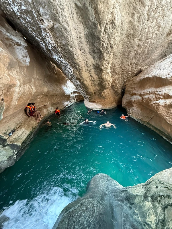 Марсианский каньон и озеро от упавшей звезды - из Маската