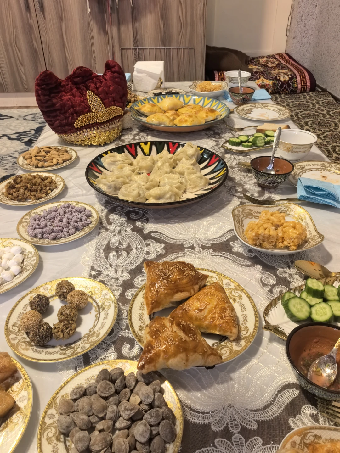 Восточный дастархан: самса, манты и бичак (Людмила)