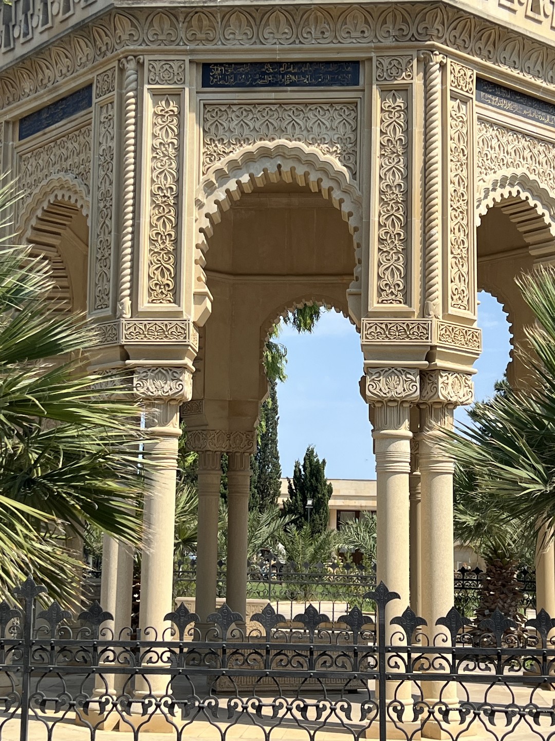 Этот замечательный тур с профессионалом с большой буквы, каковым является Офил, подойдет всем любителям и ценителям