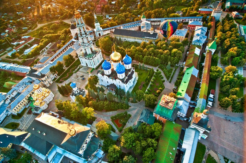 Троицкая лавра - главный монастырь в России