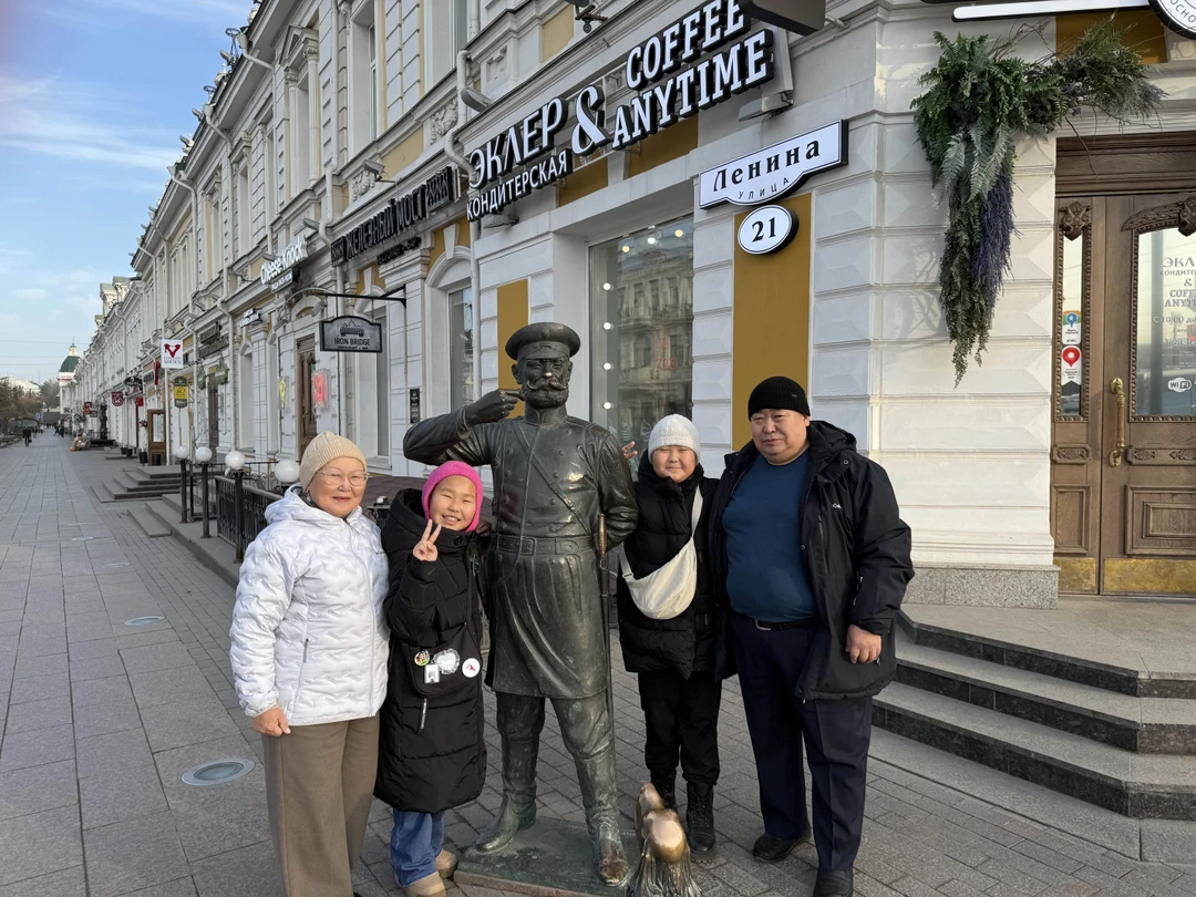 За эти два часа мы с экскурсоводом Элиной осмотрели почти все достопримечательности города Омск. Рассказала нам