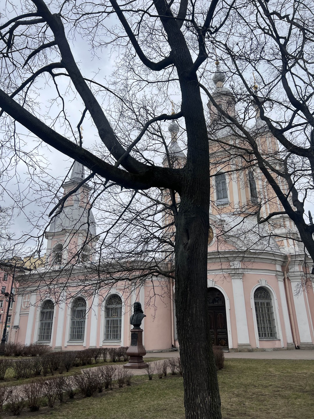 Экскурсия, которая трогает до глубины души. Со слезами на глазах… Александр приятный и очень интересный собеседник