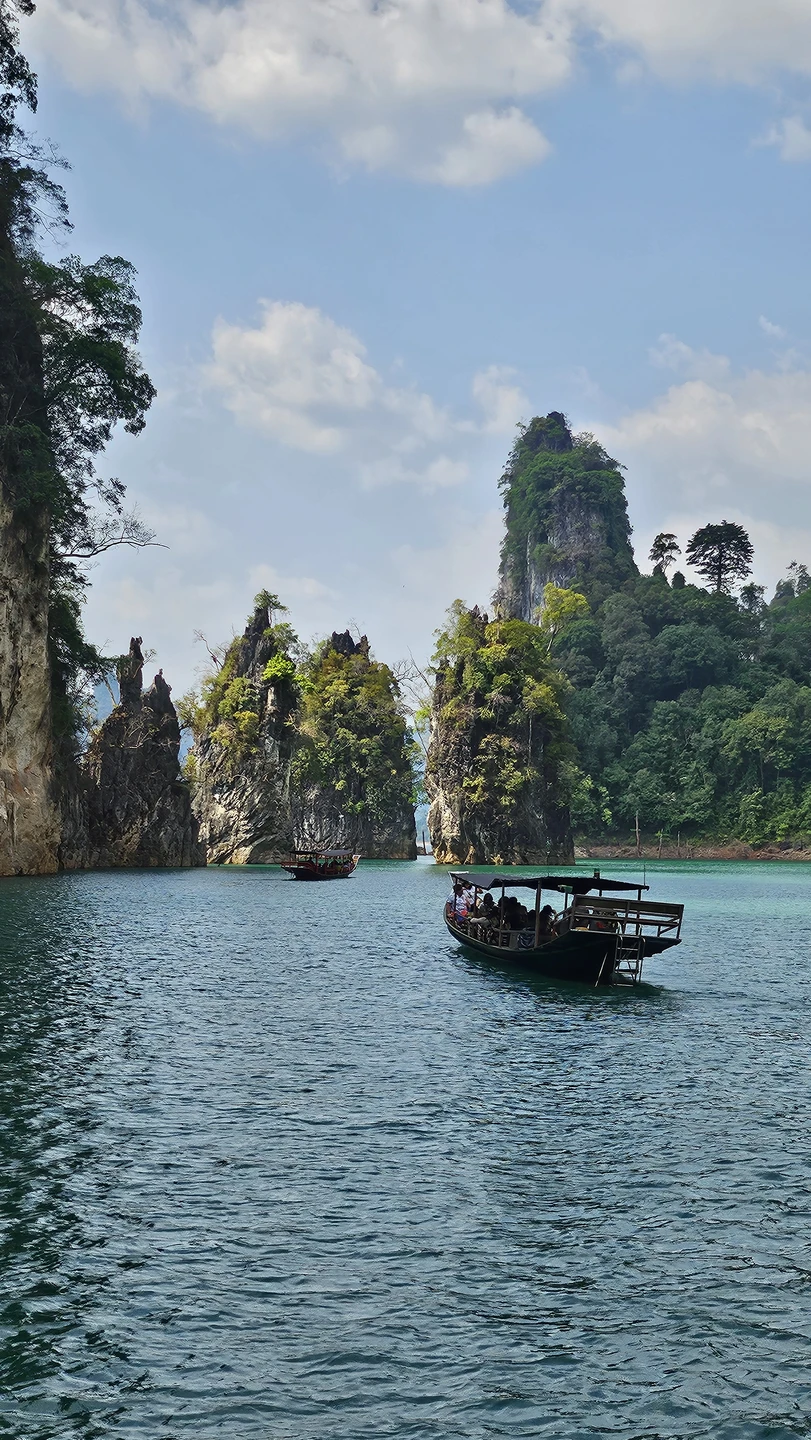 Нам очень понравилась экскурсия. Гармонично составленный маршрут, впечатляющие локации, внимательный гид, индивидуальный подход. Видно, что Игорь