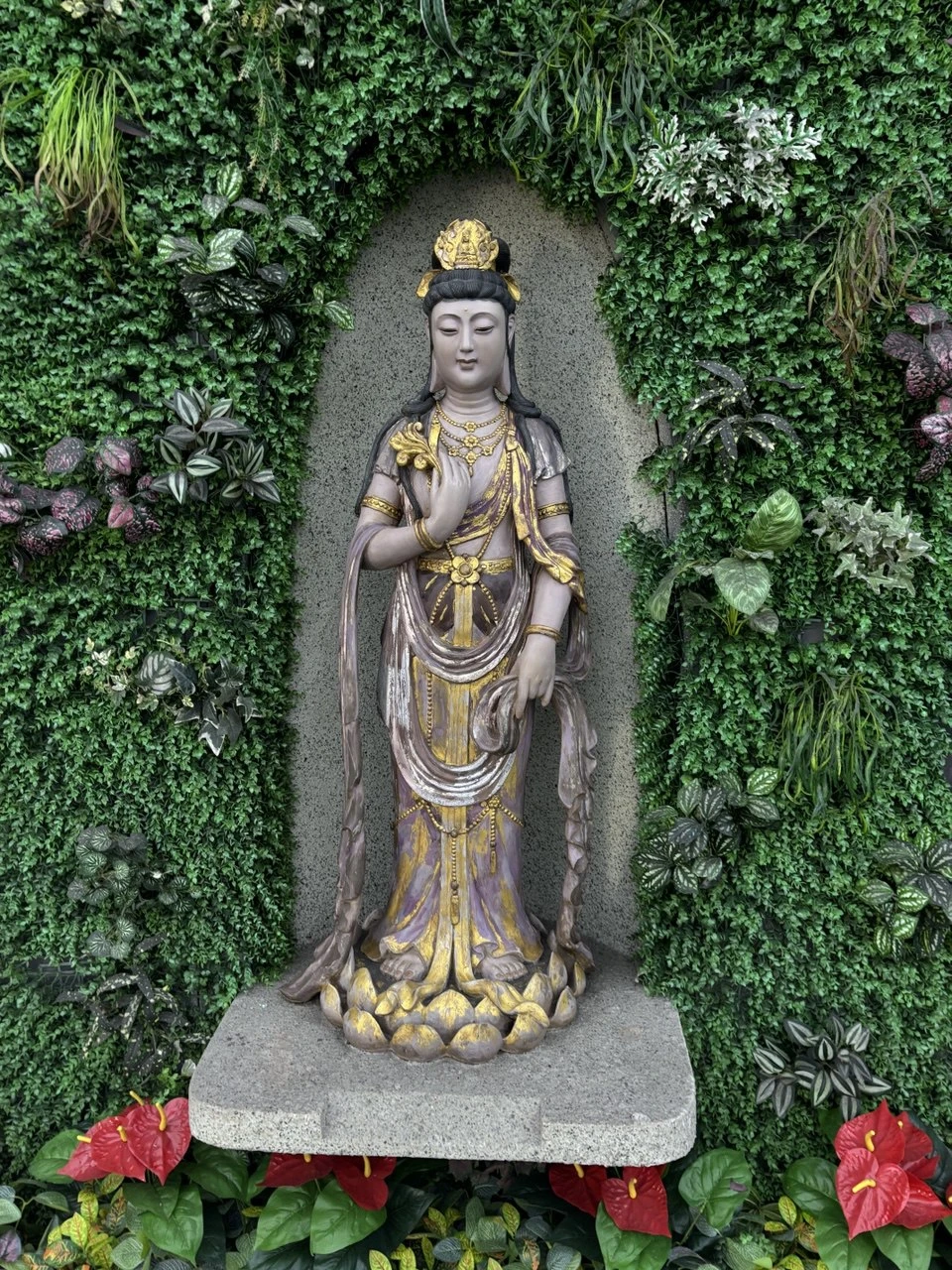 Приехала комфортная машина. Лучше договариваться выезжать в 7 утра, мы выехали в 8, захотели спокойно позавтракать.