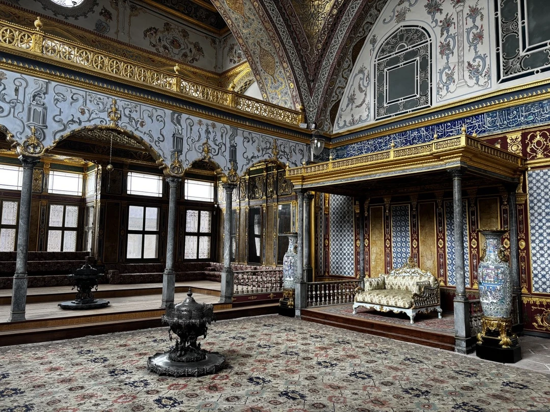 Были в Стамбуле с мужем впервые. К сожалению был один день. Но мы выбрали экскурсию дворец