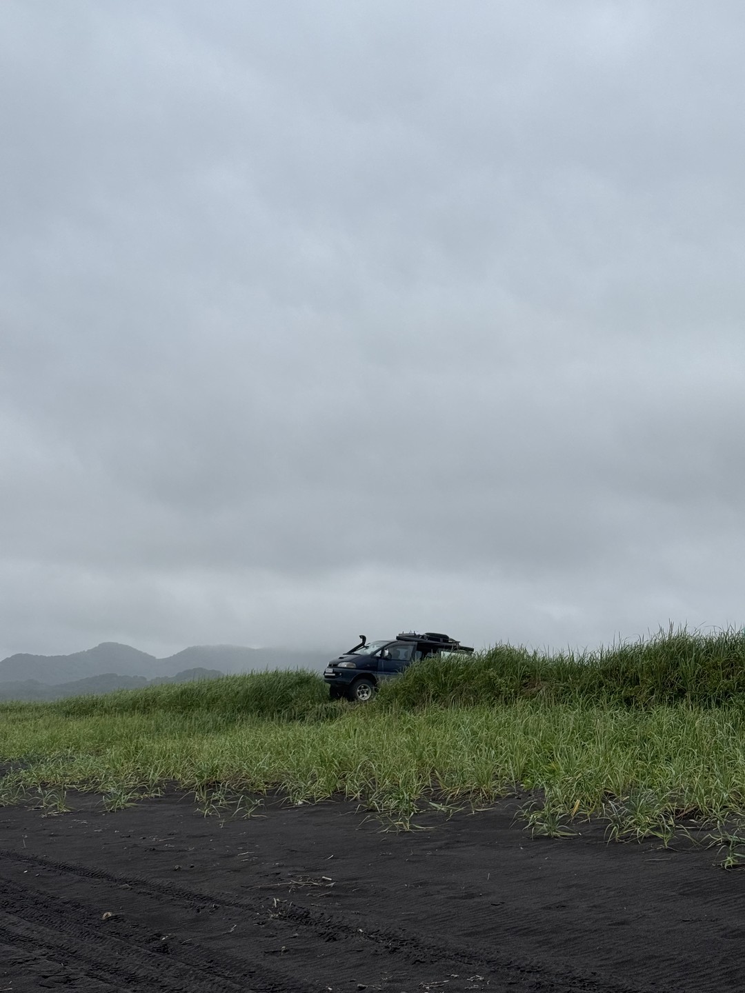 Спасибо большое Ивану за отличную экскурсию! Всегда был с нами на связи, вместе отслеживали погоду, договаривались