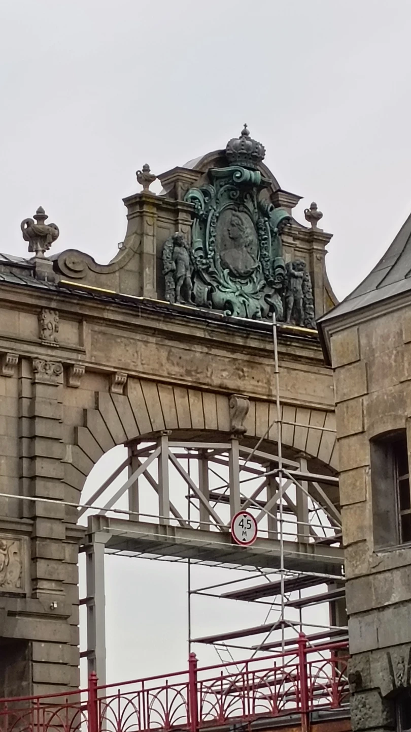 Спасибо за прекрасную экскурсию гиду Светлане, которая сумела погрузить в историю не только давних времён, рассказывая