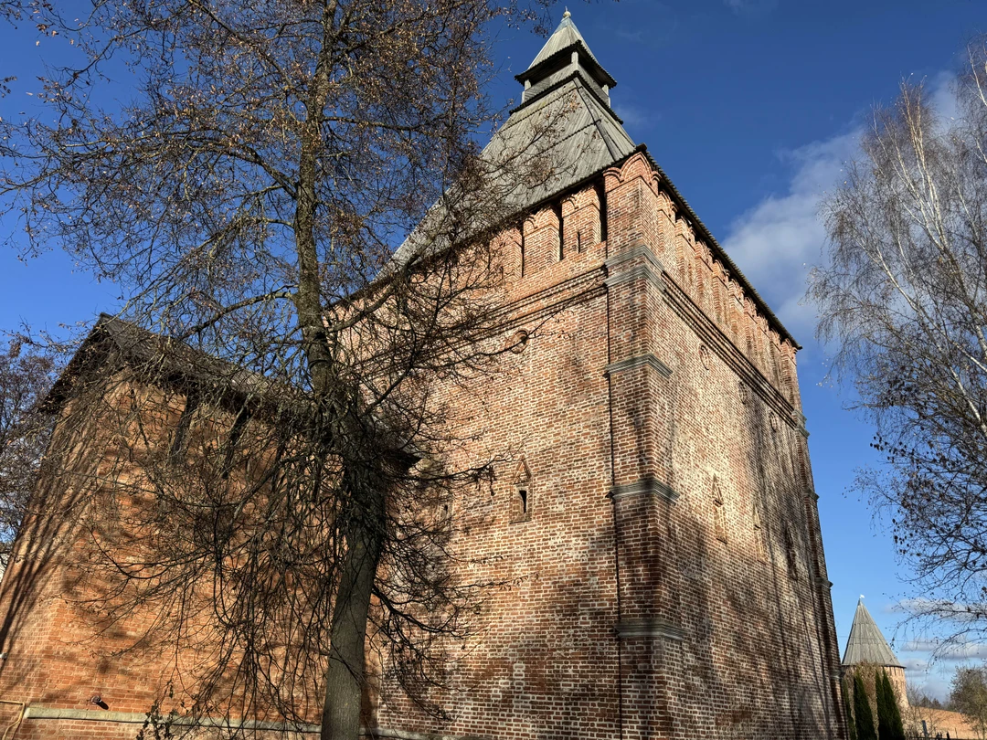 Огромное спасибо Виктору за прекрасную и незабываемую экскурсию по Смоленску 04 Ноября 2025 года. Прямо под