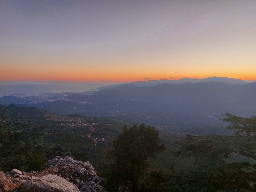 Закат просто сказка,а воооздуух какой в горах мммм,виды,пейзажи,фотки не передадут конечно маштаб,мне понравилась экскурсия