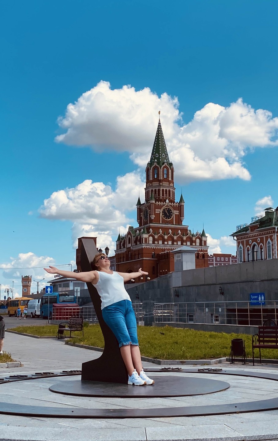Спасибо большое, Елене за познавательную прогулку по городу! Грамотно составленный маршрут, интересные факты, приятная атмосфера общения