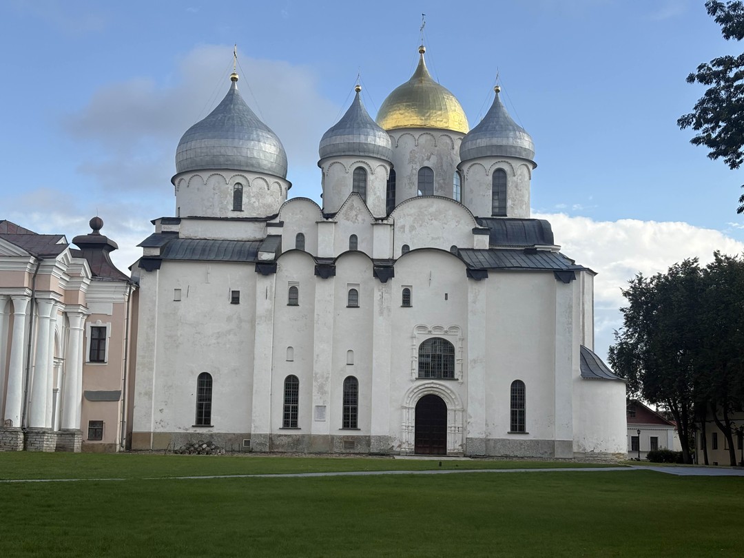 Два центра Великого Новгорода: кремль и Ярославово дворище в мини-группе (Алексей)