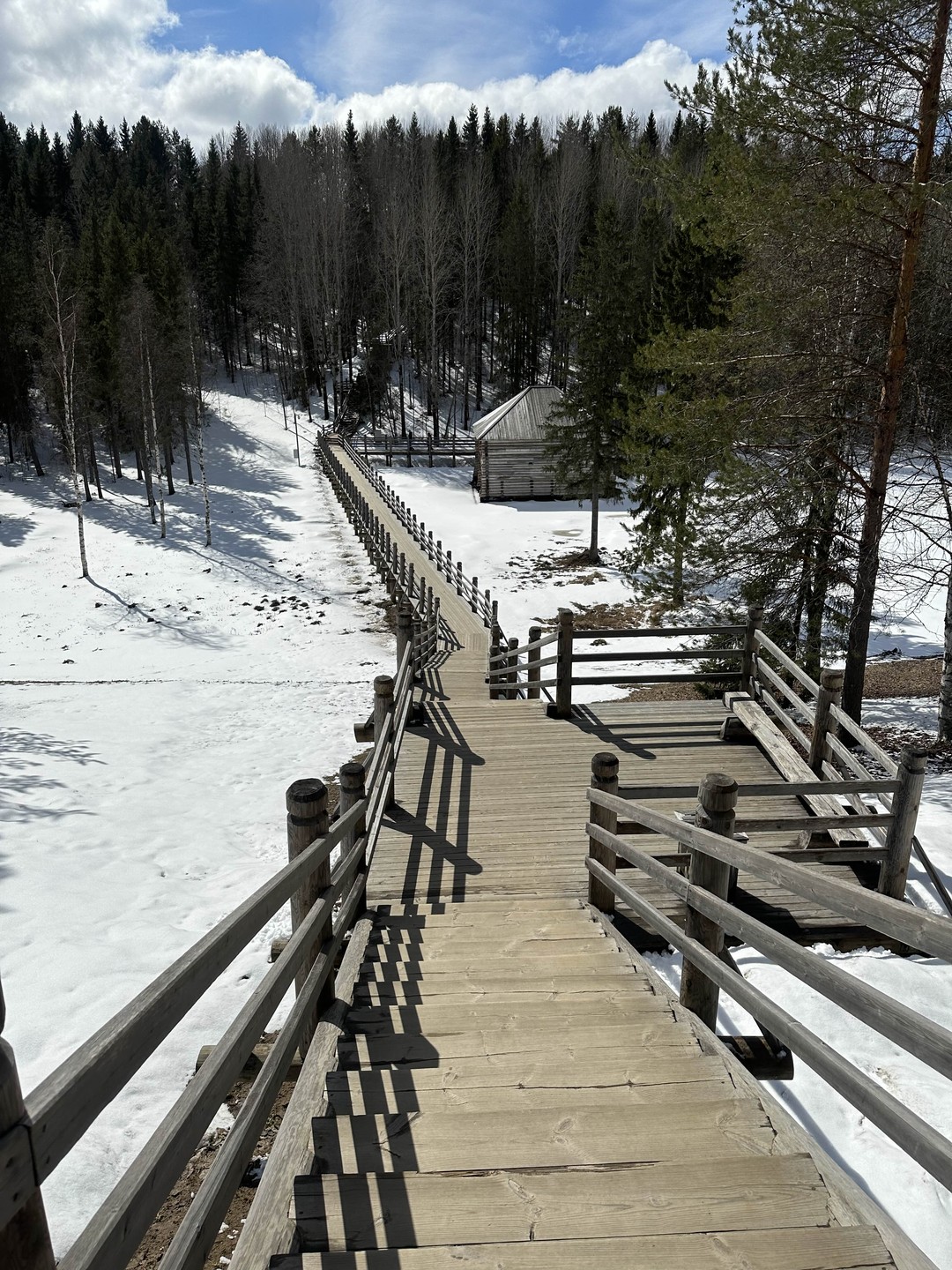 Дело в том, что на мой приезд дорогу к урочищу размыло, но! Татьяна, как прекрасный организатор,