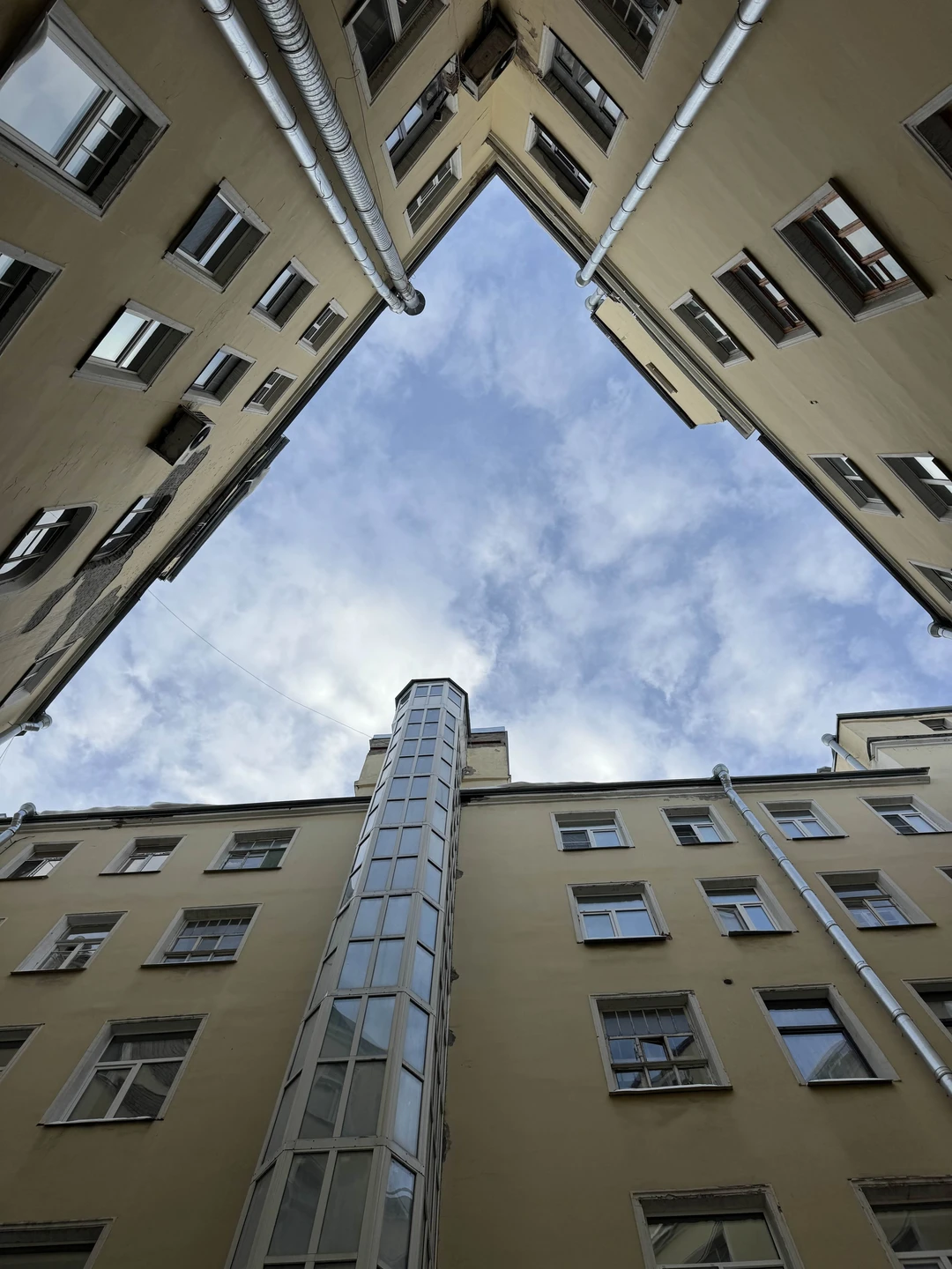 Была в Питере неоднократно и на всех известных маршрутах успела отметиться, удивить меня уже задача со