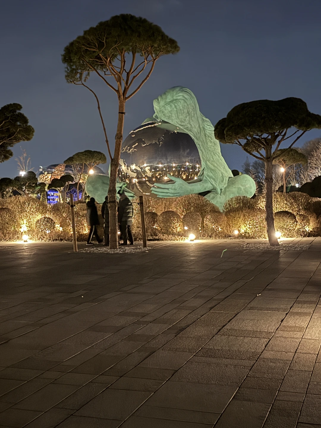 Огромная благодарность Юрию за экскурсию по вечернему Краснодару и парку Галицкого. Очень остались довольны, с отличным