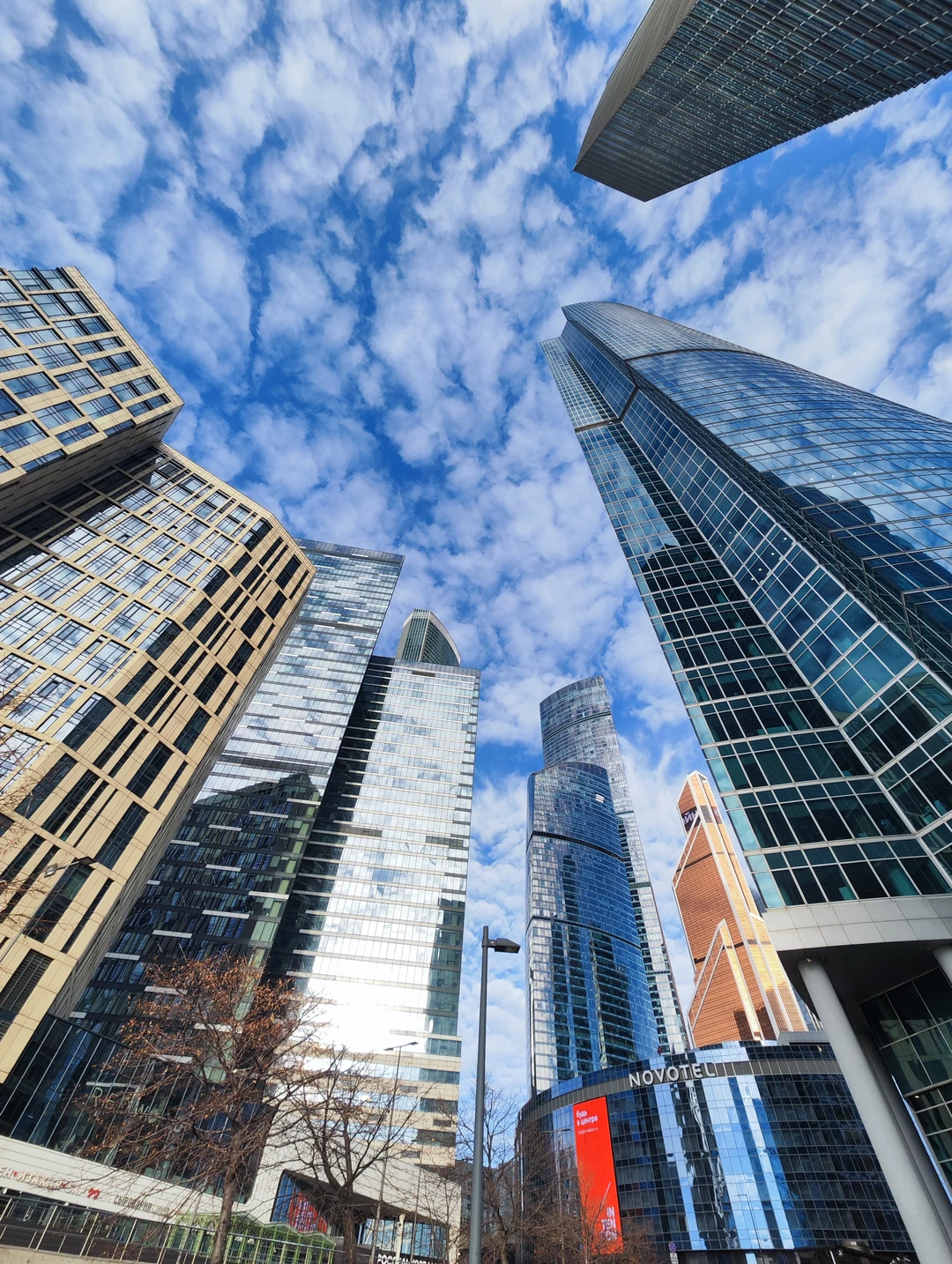 Очень понравилась экскурсия. Юлия ведет экскурсию по интересному маршруту с заботой о слушателях, ловили каждое ее