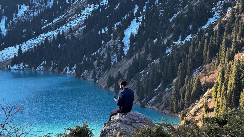 Утро в горах: Большое Алматинское озеро
