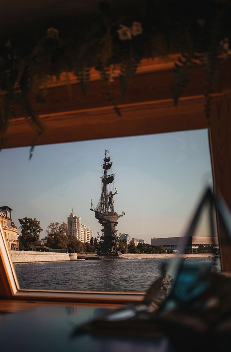 По Москве-реке — на теплоходе-ресторане (3/14)