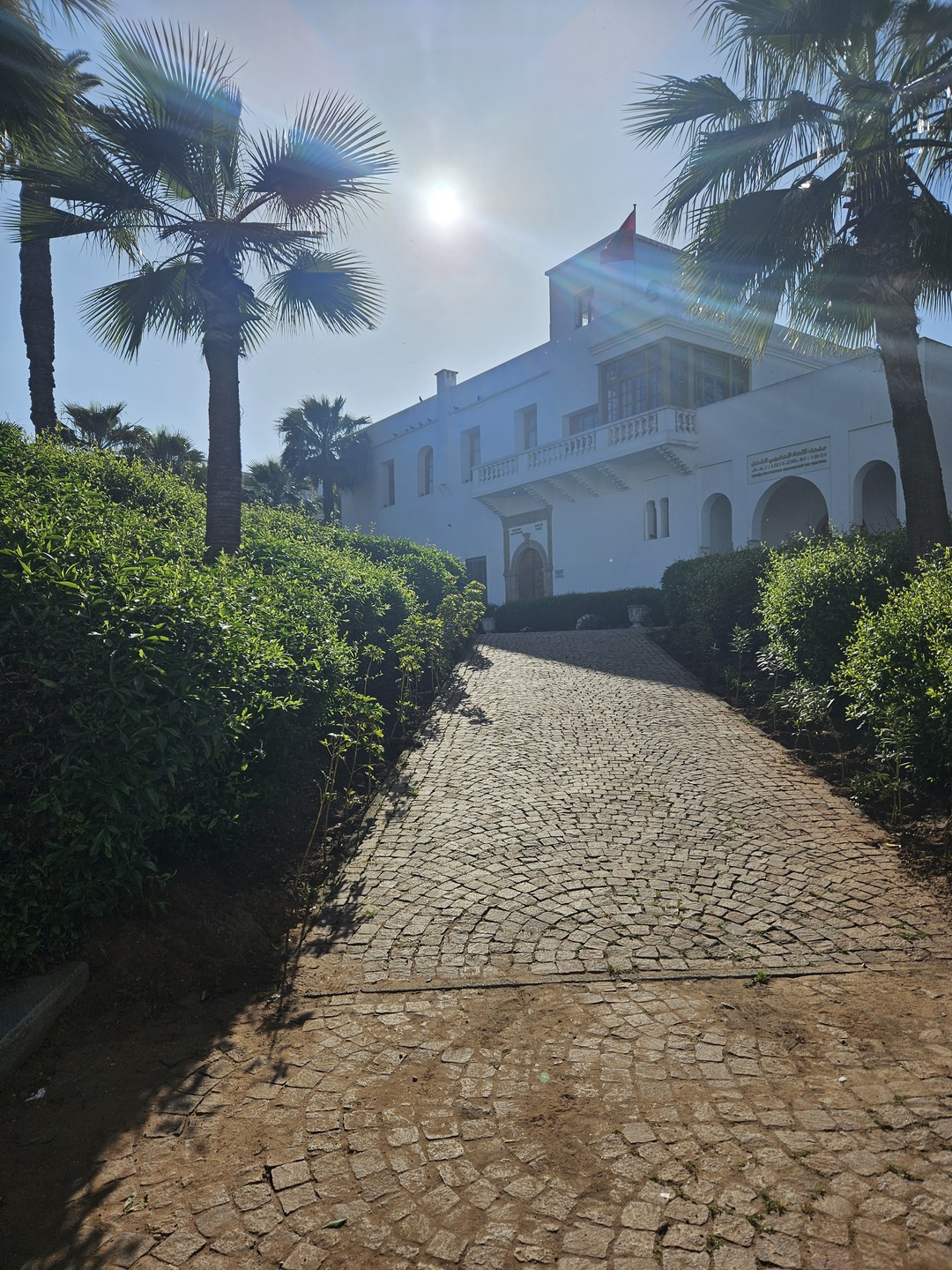 Алекс - отличный экскурсовод и интересный рассказчик. Экскурсия была в комфортном ритме. Узнали много интересных фактов