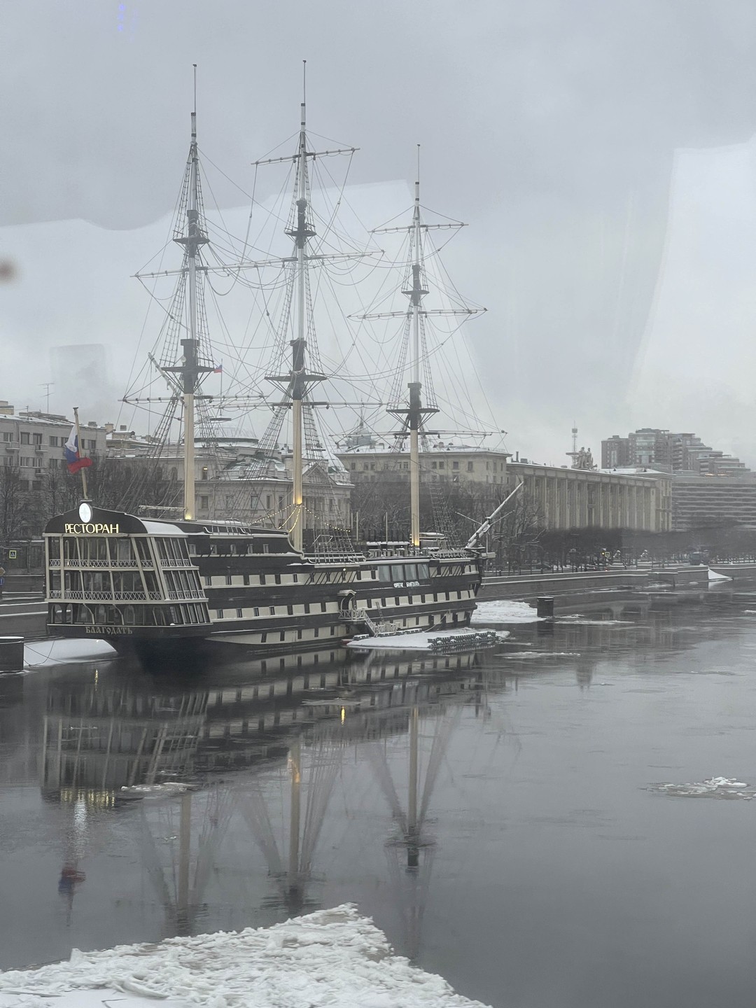 Обзорная автобусная экскурсия по Петербургу + посещение Эрмитажа (Анджела)