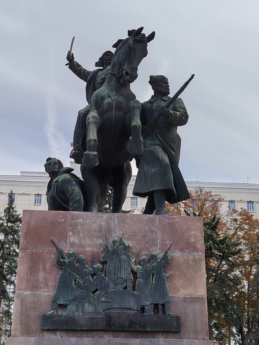 Ростов - город на Дону, на Доне (Роберт)