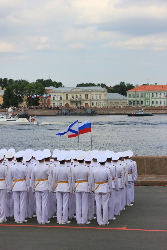 День ВМФ на берегах Невы: парад в Петербурге, крепость Орешек и Кронштадт